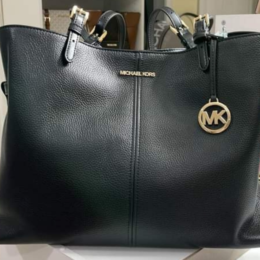 Authentic Michael Kors Pocketbook 🛑SOLD🛑